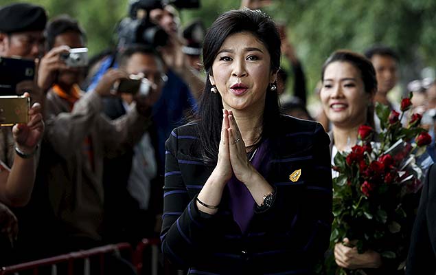 Acusada de negligncia em processo poltico, Yingluck Shinawatra, ex-primeira-ministra tailandesa, chega para seu julgamento em Bancoc