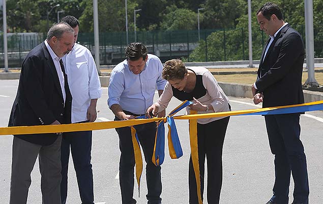 Dilma Rousseff inaugura a ltima etapa da Via Mangue, pista de acesso  zona sul do Recife, em Pernambuco, nesta quinta-feira