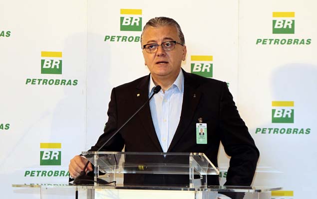 O presidente da Petrobras, Aldemir Bendine, concede entrevista coletiva aps participa de evento sobre o pr-sal na cidade de Santos
