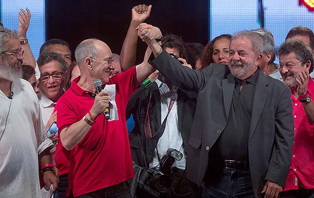Rui Falco ( esq.) e o ex-presidente Luiz Incio Lula da Silva na festa de 36 anos do PT, no Rio