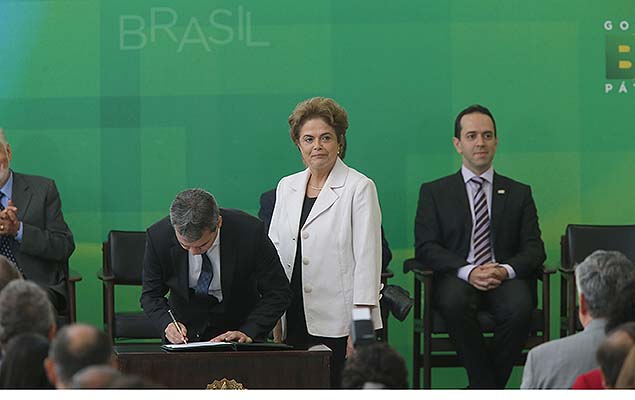 A presidente Dilma Rousseff, durante cerimnia de posse dos ministros Wellington Silva (Justia), Eduardo Cardozo (AGU) e Luiz Navarro de Brito (CGU)