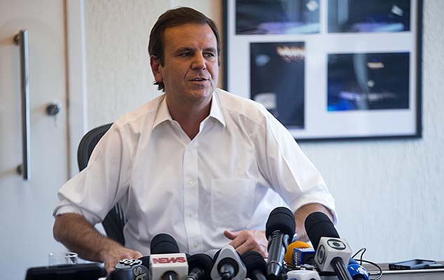 O prefeito Eduardo Paes fala  imprensa sobre a divulgao de conversa entre ele e o ex-presidente Luiz Incio Lula da Silva, nesta quinta-feira