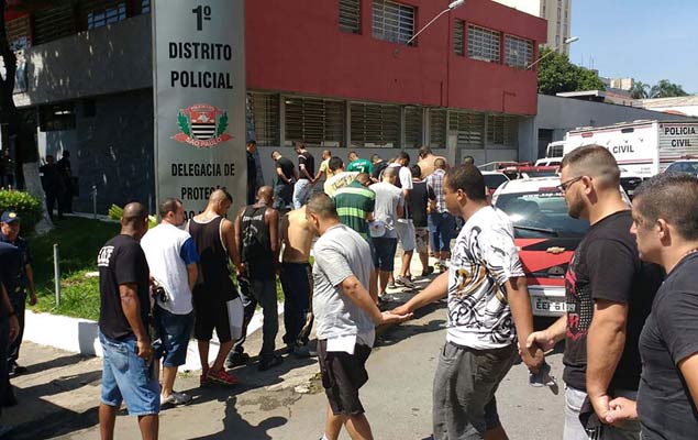 Torcedores do Corinthians e Palmeiras são presos após confronto em Guarulhos (SP)