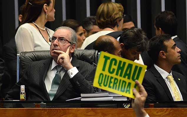 Eduardo Cunha preside sesso da Cmara dos Deputados para votar o pedido de Impeachment da presidente Dilma Rousseff, neste domingo (17).