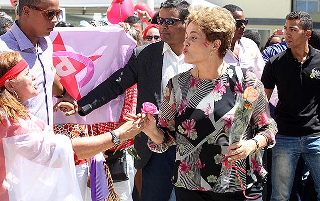 A presidente Dilma participa da cerimnia de entrega de unidades do programa Minha Casa Minha Vida em Salvador (BA), nesta tera-feira
