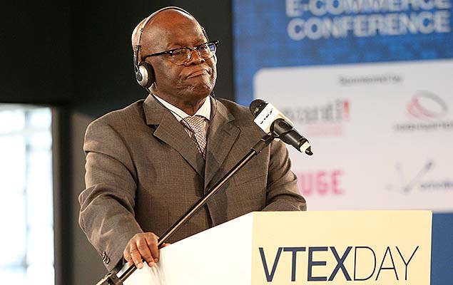 Joaquim Barbosa, ex-ministro do STF, ministra palestra durante o VTEX Day 2016, evento sobre e-commerce e varejo, na zona sul de SP