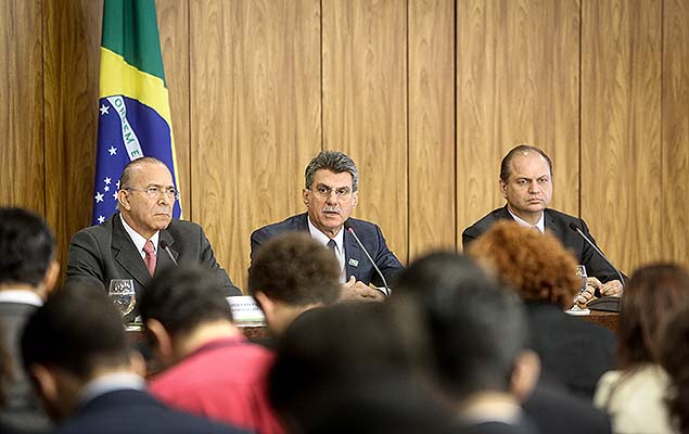 Ministros Eliseu Padilha, Romero Juc e Ricardo Barros durante coletiva no Planalto aps 1 reunio com o presidente interino Michel Temer