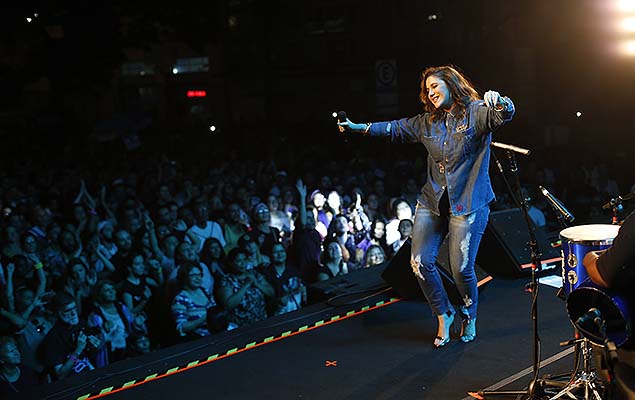 A cantora Maria Rita se apresenta no palco So Joo, no centro, durante a Virada Cultural de So Paulo, na noite deste domingo