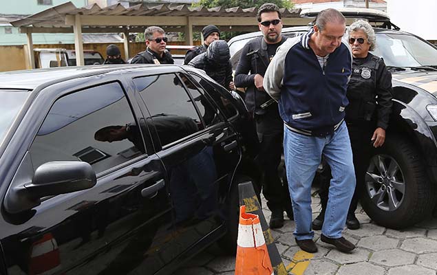 Ex-tesoureiro do PP Joo Claudio Genu, preso na 29 fase da Lava Jato, chega ao IML de Curitiba para fazer exame de corpo de delito