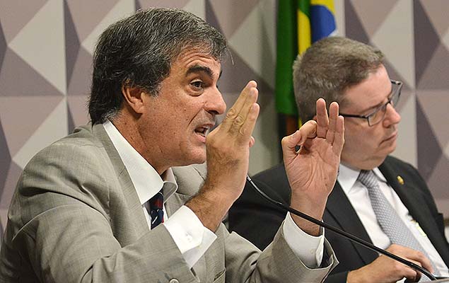 O advogado de Dilma, Jos Eduardo Cardozo ( esq.), e Antonio Anastasia na comisso do impeachment