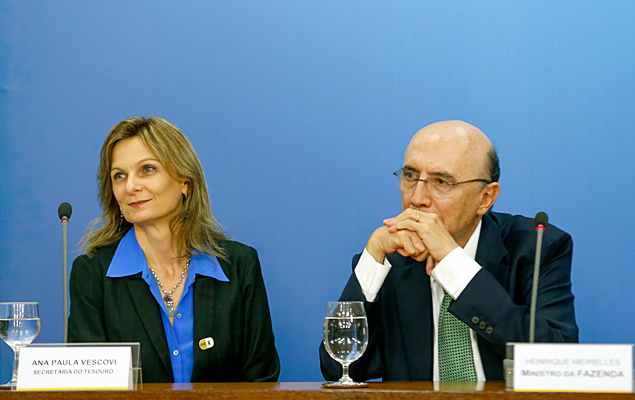 O ministro da Fazenda, Henrique Meirelles, e secretria do Tesouro Nacional, Ana Paula Vescovi, durante coletiva de imprensa para explicar o plano de renegociao das dvidas dos estados com a Unio