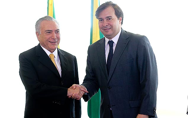 O presidente interino Michel Temer recebe o novo presidente da Cmara dos Deputados, Rodrigo Maia, no Palcio do Planalto, em Braslia (DF)