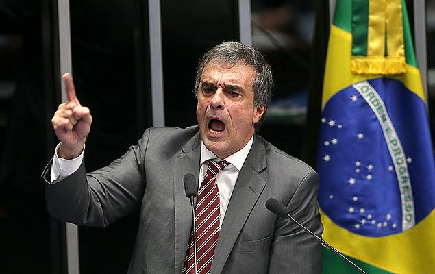 Advogado de defesa Jos Eduardo Cardozo fala durante o 5 dia do julgamento final do processo de impeachment de Dilma, em Braslia