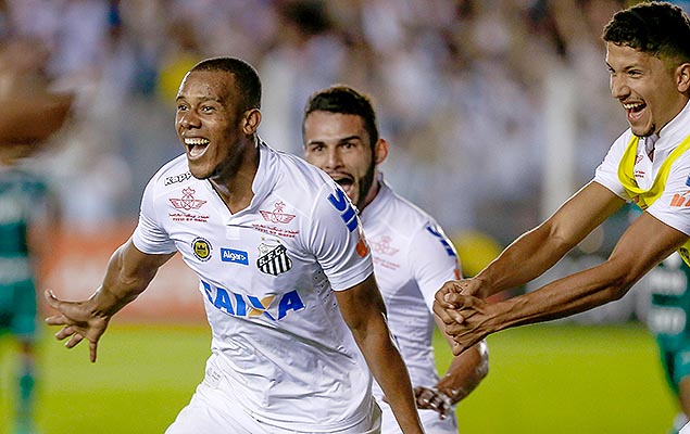 O atacante Copete, do Santos, comemora seu gol na vitria sobre o Palmeiras, por 1 a 0, no estdio da Vila Belmiro (litoral de SP), pelo Brasileiro