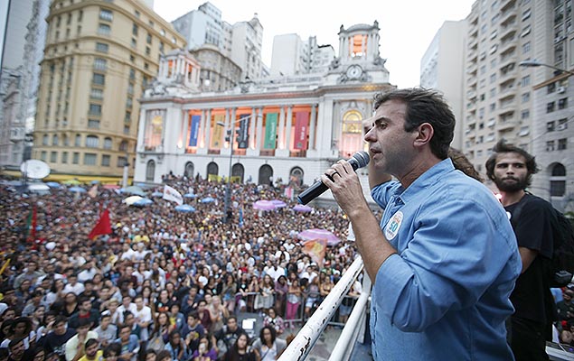 Candidato derrotado  Prefeitura do Rio, Marcelo Freixo (PSOL), participa de ato na Cinelndia, aps divulgao do resultado da eleio