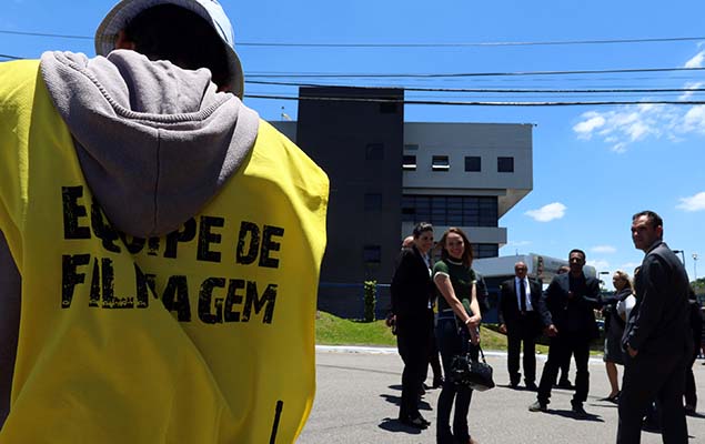 Un equipo graba una pelcula sobre la operacin Lava Jato en la sede de la PF en Curitiba