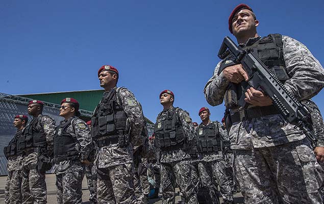Agentes da For�a Nacional desembarcam em Boa Vista para refor�ar seguran�a no sistema prisional de Roraima, nesta ter�a-feira