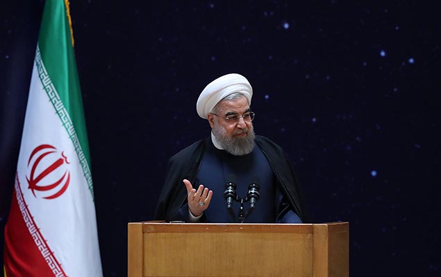 Presidente do Ir, Hassan Rowhani, discursa durante cerimnia que marca o Dia Nacional de Tecnologia Espacial em Teer, nesta quarta