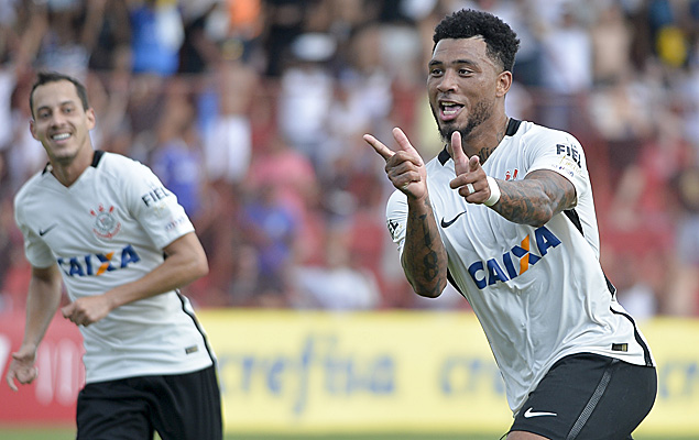Kazim do Corinthians comemora seu gol durante partida contra o Audax, vlida pela quarta rodada do Campeonato Paulista 2017, disputada no estdio Jos Liberatti