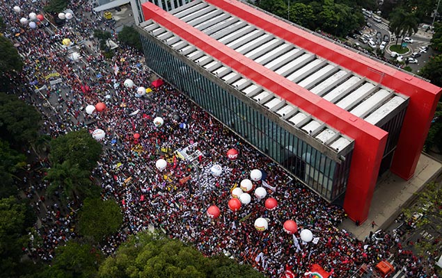 Protesto na av. Paulista organizado por frentes de esquerda contra a reforma da Previdncia