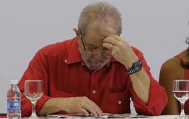 Intelectuais afirmam que o ex-presidente Luiz Incio Lula da Silva (PT) dividiu a esquerda no pas