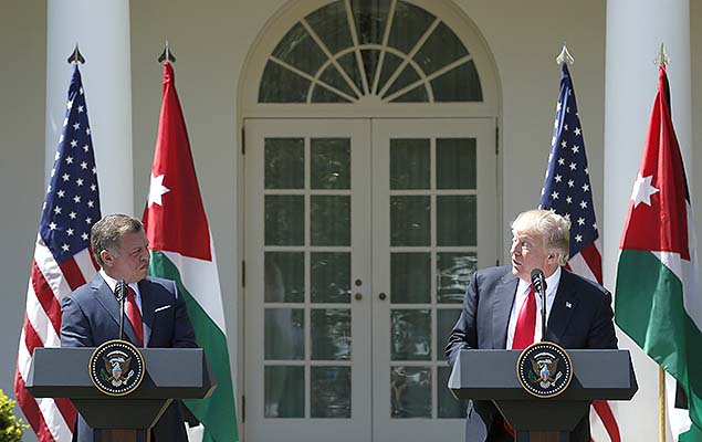 Presidente dos Estados Unidos, Donald Trump, e o rei Abdullah, da Jordnia, em entrevista conjunta  imprensa em Washington