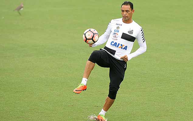 Ricardo Oliveira no treino do Santos FC, nesta quinta-feira (13), no CT Rei Pelé em Santos (SP).
