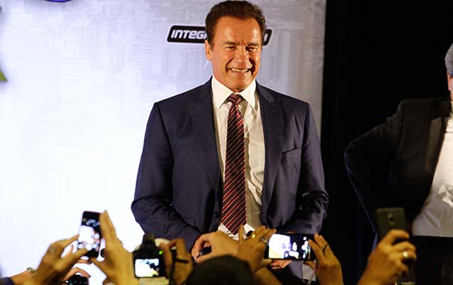 Arnold Schwarzenegger concede entrevista coletiva ao chegar na feira Arnold Classic, na zona sul de So Paulo (SP), nesta sexta (21)