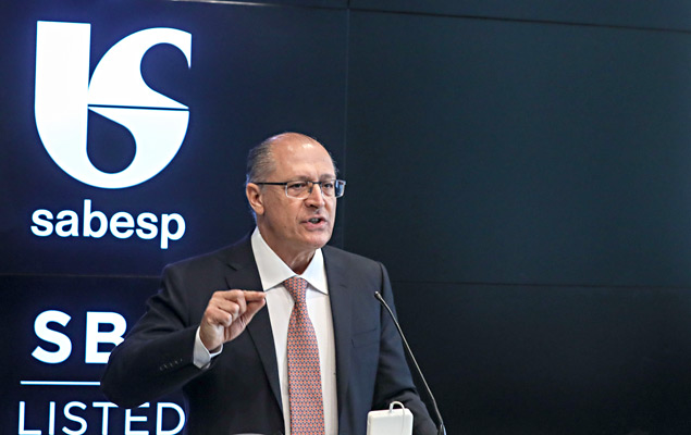 O governador de São Paulo, Geraldo Alckmin, discursa durante envento de celebração dos 15 anos da Sabesp na NYSE (Bolsa de Nova York)