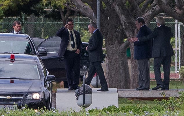 O presidente Michel Temer deixa o Palácio Jaburu, em Brasília