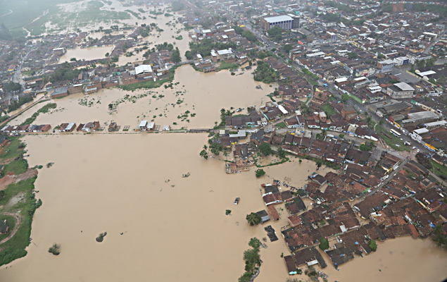 Vista aérea do município de Ribeirão, na Mata Sul (PE) com areas de Inundação devido as fortes chuvas em Pernambuco 
