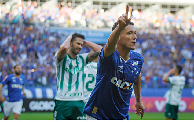 Thiago Neves, do Cruzeiro, comemora seu gol - Partida contra o Palmeiras