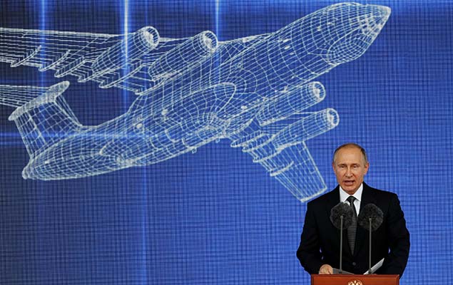 O presidente russo, Vladimir Putin, na cerimonia de abertura do show aéreo MAKS 2017, que acontece até 23 de julho, em Jukovsky