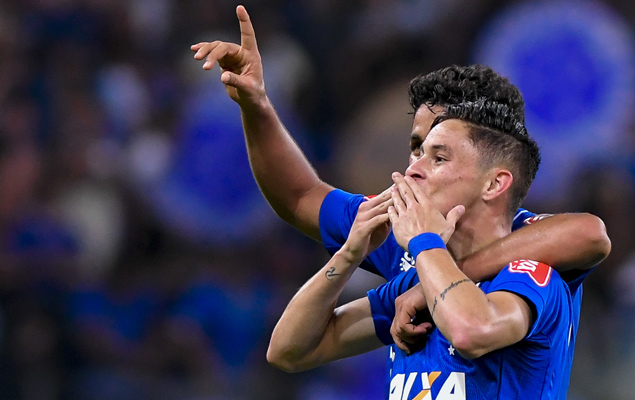 Diogo Barbosa marca o primeiro gol do Cruzeiro durante partida entre Cruzeiro x Palmeiras, vlida pela Copa do Brasil