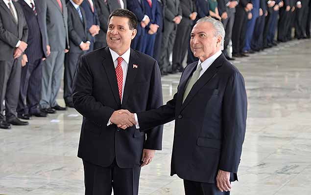 O presidente da republica, Michel Temer, recebe nesta segunda (21) o presidente do Paraguai, Horacio Cartes, em cerimonia no Palcio do Planalto, em Brasilia, DF.
