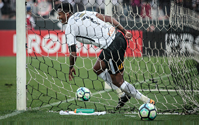 Gol de J - Partida entre Corinthians e Vasco, vlida pela 24 rodada do Campeonato Brasileiro 