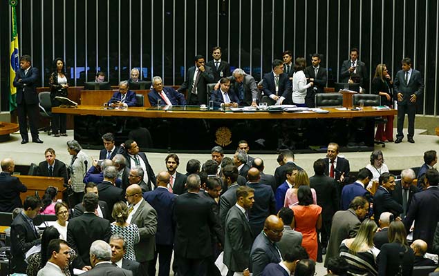 Plenário da Câmara dos Deputados, em Brasília, durante votação de proposta de reforma política, nesta quarta 