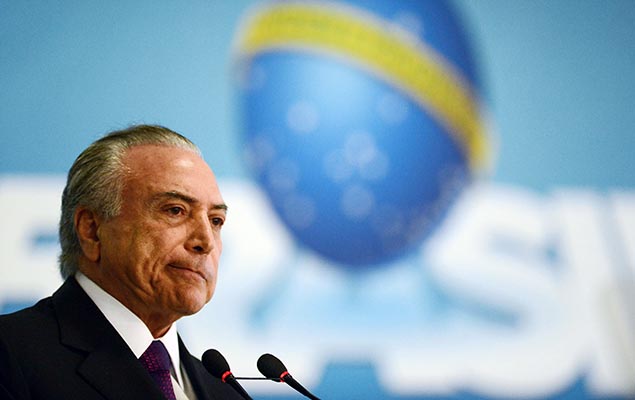 Presidente Michel Temer em cerimônia de imposição de insígnias da Ordem do Mérito Médico, evento alusivo ao Dia do Médico, em Brasília