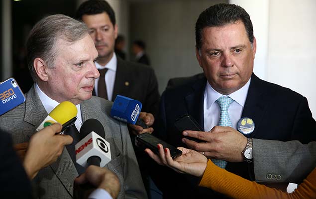Tasso Jereissati (à esq.) e Marconi Perillo disputam a presidência nacional do PSDB