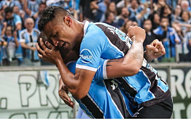 Ccero, do Grmio, comemora seu gol - Partida entre Grmio e Lans, vlida pelo primeiro jogo da final da Copa Libertadores 