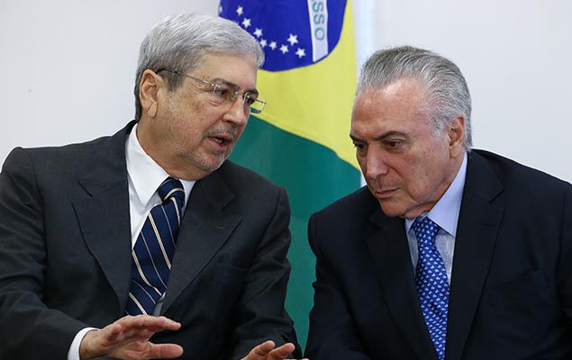 Antonio Imbassahy (PSDB; esq.) e Michel Temer 