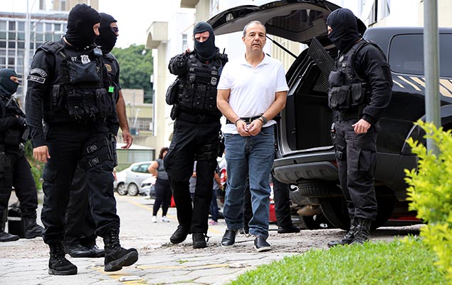 Ex-governador do Rio Sérgio Cabral, que foi transferido do presídio de Benfica, chega ao IML de Curitiba (PR) para exame de corpo de delito