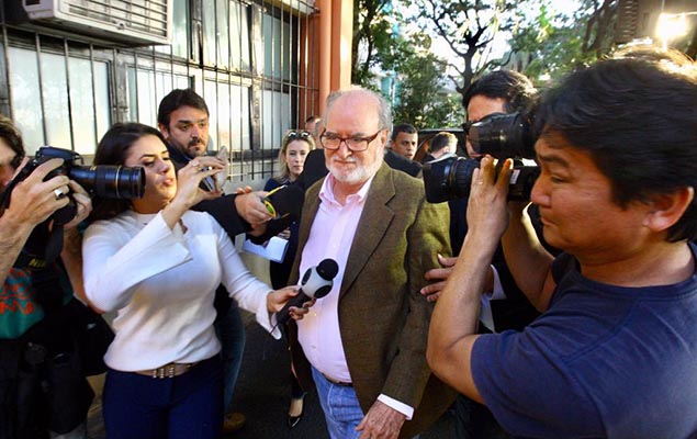 Former governor of the Brazilian state of Minas Gerais, Eduardo Azeredo (PSDB), 69, turned himself in to the police