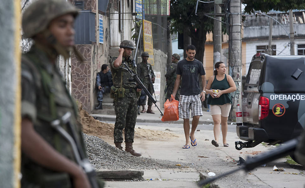 Viol Ncia No Rio De Janeiro Cotidiano Fotografia