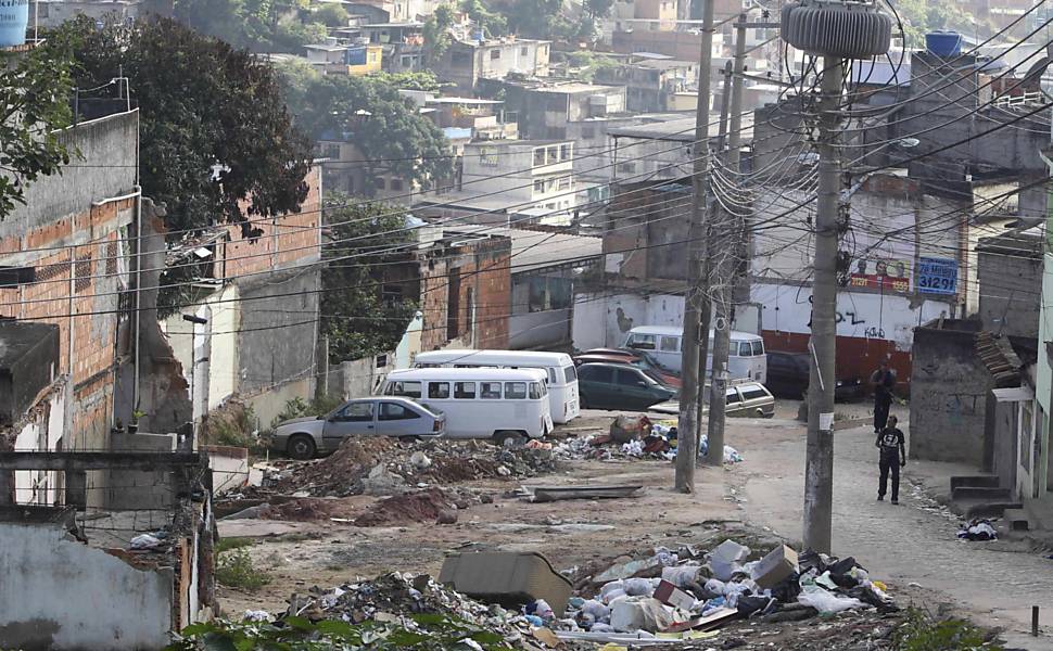 Vista geral do Complexo do Alemão, invadido pela polícia na noite de ontem Leia mais