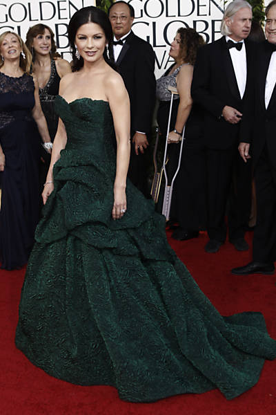 A atriz Catherine Zeta-Jones, no tapete vermelho do Globo de Ouro Leia Mais