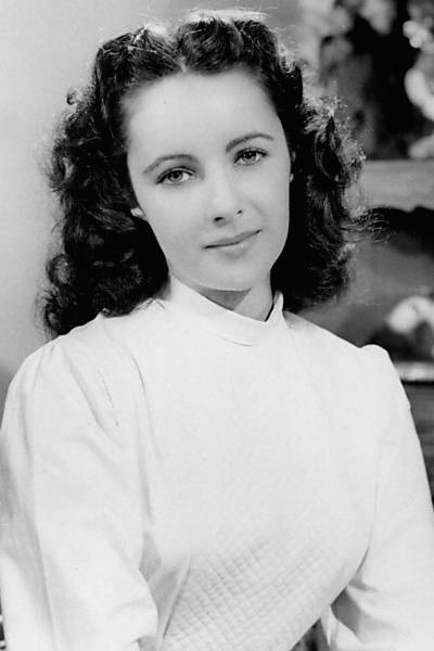 Elizabeth Taylor posa para foto em Los Angeles, nos Estados Unidos Leia Mais