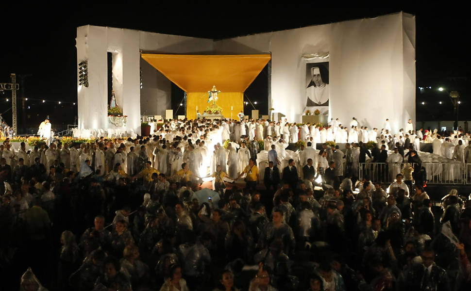 Missa de beatificação de Irmã Dulce, no Parque de Exposições de Salvador, Bahia