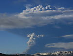 Nuvem de cinzas expelida pelo vulcão islandês Grimsvötn, o mais ativo da Islândia