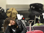 Passageira dorme em terminal do aeroporto de Edimburgo